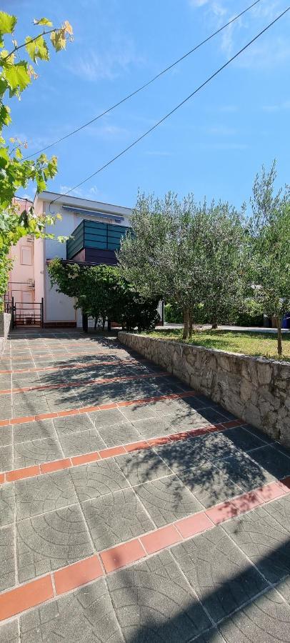 Apartmani Karla Baška Zewnętrze zdjęcie
